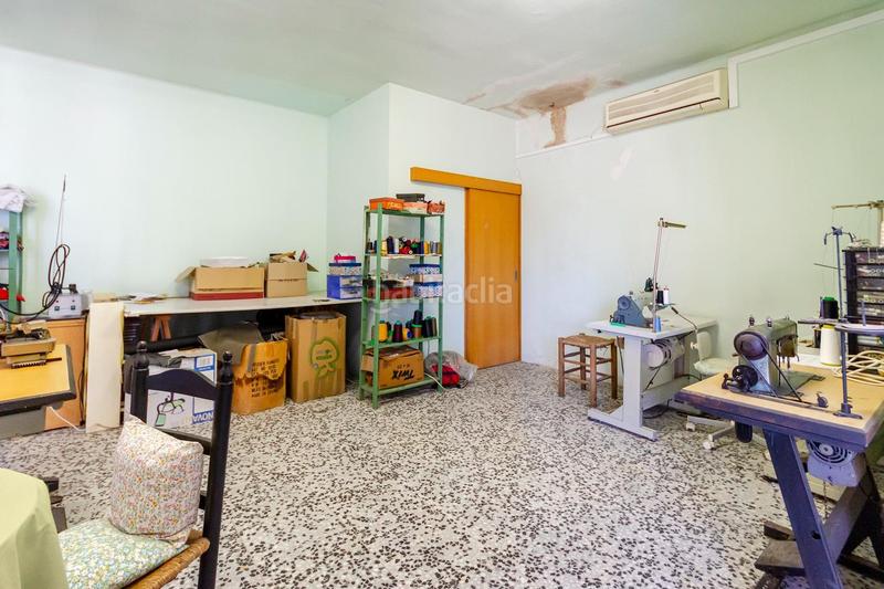 Foto 5523e905-c027-4ce7-aa2f-66a09e2fffb3. Local comercial un local con muchas posibilidades y gran terraza en Arenys de Mar