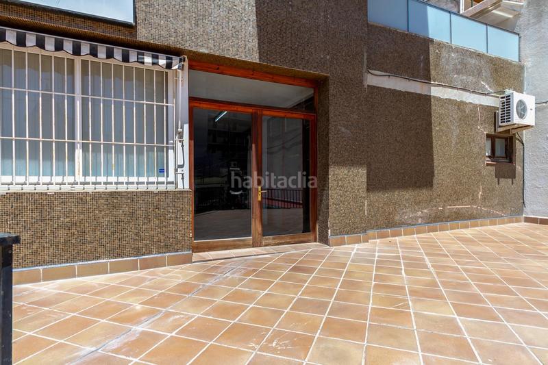 Foto 7fb1eaa2-a6f6-45f7-a90a-ff06da754d55. Local comercial un local con muchas posibilidades y gran terraza en Arenys de Mar