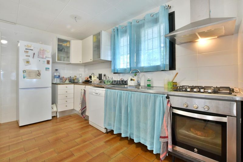 Foto 8d1505b2-8809-4207-9c43-3350393b490c. Local comercial a Canet de Mar