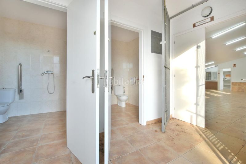 Foto a27e1d00-a3bb-4ad9-af64-ccbee74a4a10. Local comercial a Canet de Mar