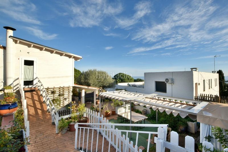 Foto b806cbb7-bd2f-4eb8-afca-fb06cb9d0677. Local comercial a Canet de Mar