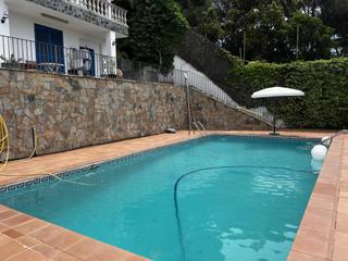 Xalet a Sant Cebri de Vallalta. Exclusiva casa en venta con vistas al mar en sant cebri de vall