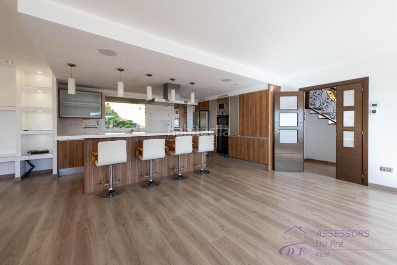 Foto 2bd4ca86-9499-4f99-8d2d-52274f28ab01. Chalet con riscaldamento parcheggio piscina in Alella