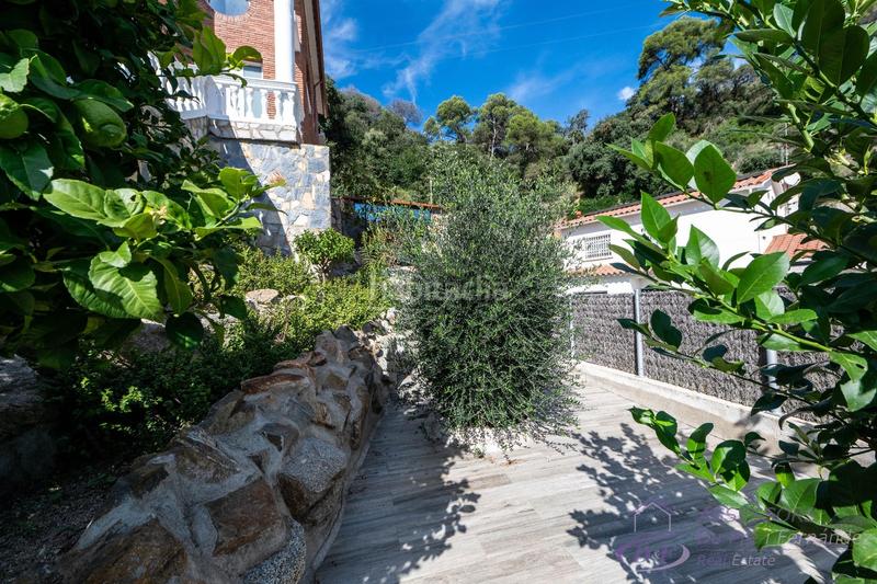 Foto 37f3deb4-eafe-4c53-9a57-743e11331822. Chalet con riscaldamento parcheggio piscina in Alella