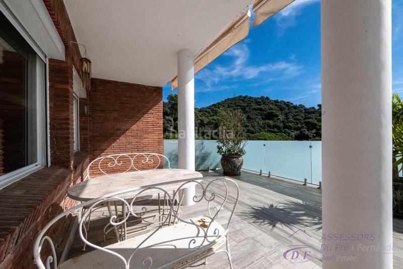 Foto 4d565b00-e70e-438e-aa9b-1fa2cca4cc62. Chalet con riscaldamento parcheggio piscina in Alella