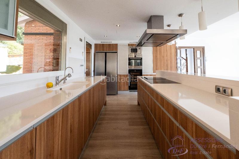 Foto 53cbdcef-1e5f-4f6f-b9fe-a034dc68b6fe. Chalet con riscaldamento parcheggio piscina in Alella