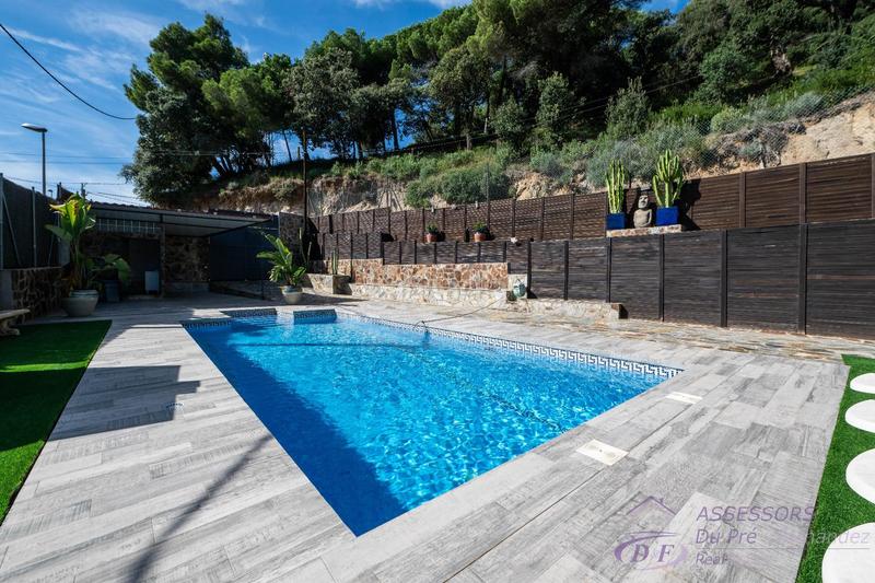 Foto 74a3a9b3-3512-4ad2-b346-d1ddffb825c0. Chalet con riscaldamento parcheggio piscina in Alella