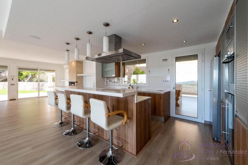 Foto 9cd4b72d-9ab6-4ec1-9751-552e0e645628. Chalet con riscaldamento parcheggio piscina in Alella