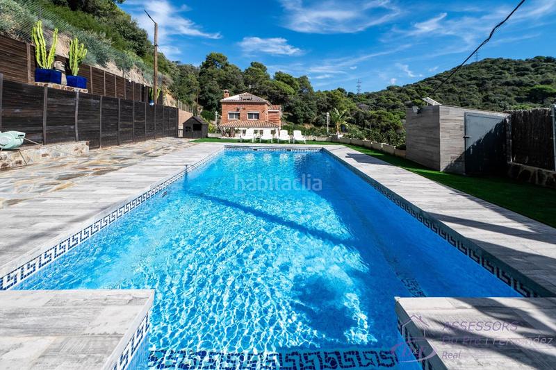 Foto a4ca8642-27d1-4a6d-88ca-c8098fc04f21. Chalet con riscaldamento parcheggio piscina in Alella