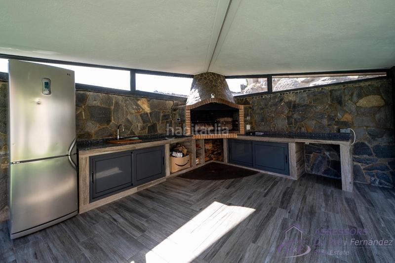 Foto a98a5ec3-437a-4d9a-a45a-82c1f7f23cc0. Chalet con riscaldamento parcheggio piscina in Alella