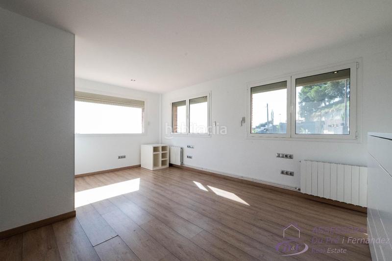 Foto b012f73d-773c-4ccb-ba7a-aee006ab1698. Chalet con riscaldamento parcheggio piscina in Alella