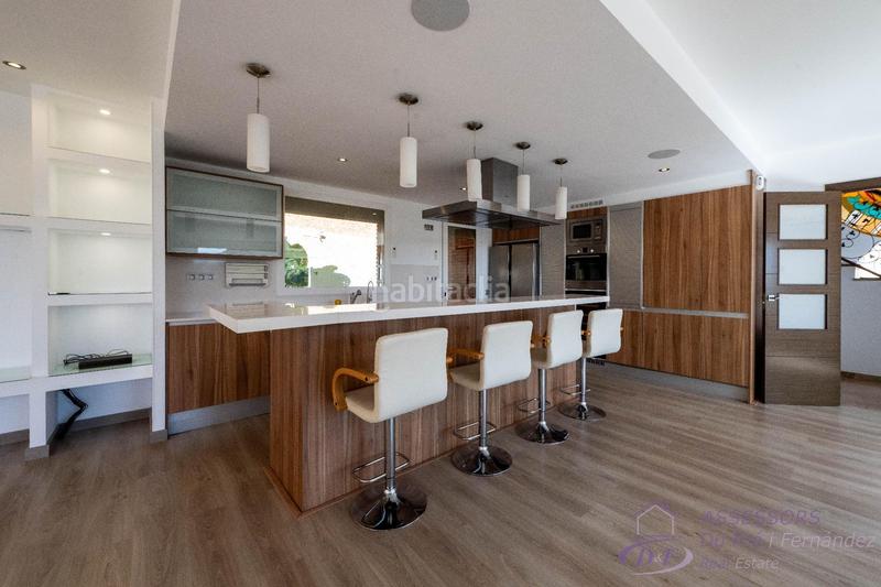 Foto b6567ade-5514-49ba-96ad-bc2e2bc66e22. Chalet con riscaldamento parcheggio piscina in Alella