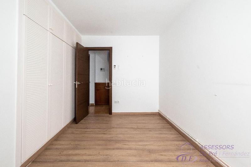 Foto ba78b510-dead-494f-a109-6299c3248825. Chalet con riscaldamento parcheggio piscina in Alella