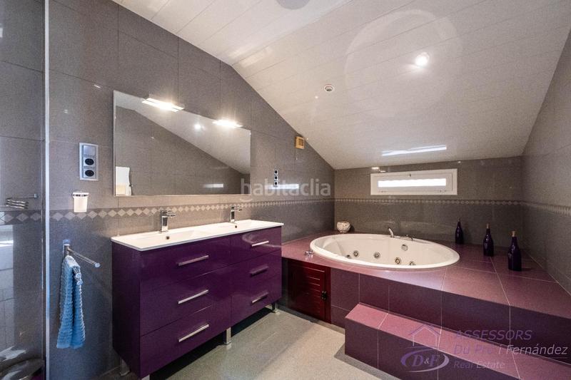 Foto c637d640-9fd6-4657-b033-0d4f5e1f1060. Chalet con riscaldamento parcheggio piscina in Alella