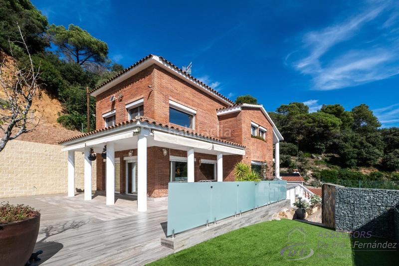 Foto ca4b8f09-2e19-40df-b8e5-6a4ee4bb9493. Chalet con riscaldamento parcheggio piscina in Alella