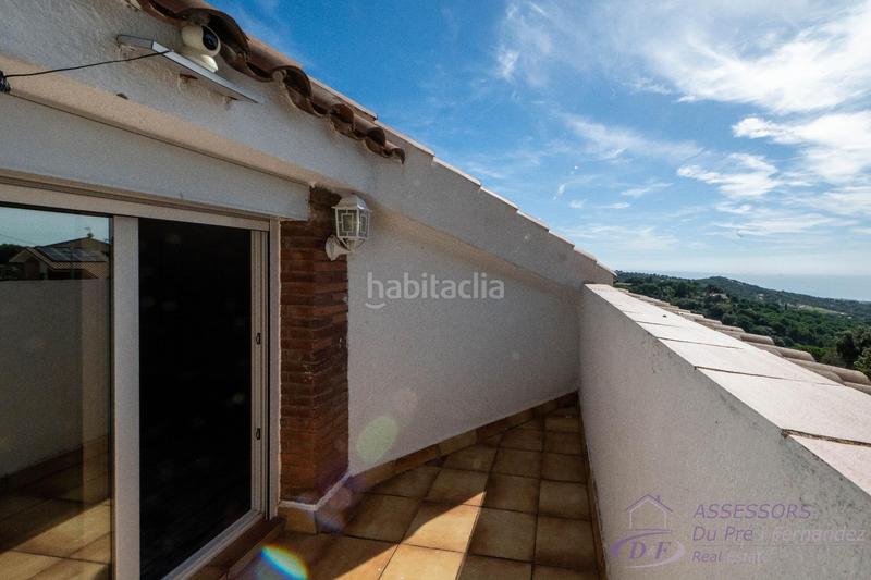 Foto ccb5963a-cef4-4972-ad07-ef6d506db659. Chalet con riscaldamento parcheggio piscina in Alella