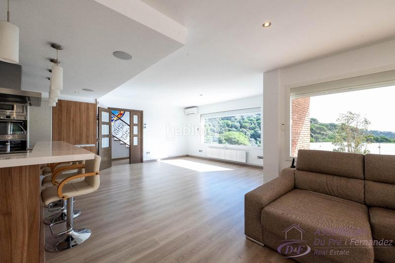 Foto ce929ee5-3389-40bb-a507-53427b29d4c9. Chalet con riscaldamento parcheggio piscina in Alella