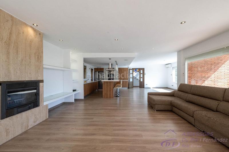 Foto e95e124b-d76f-4f93-bc23-b263f89da56f. Chalet con riscaldamento parcheggio piscina in Alella