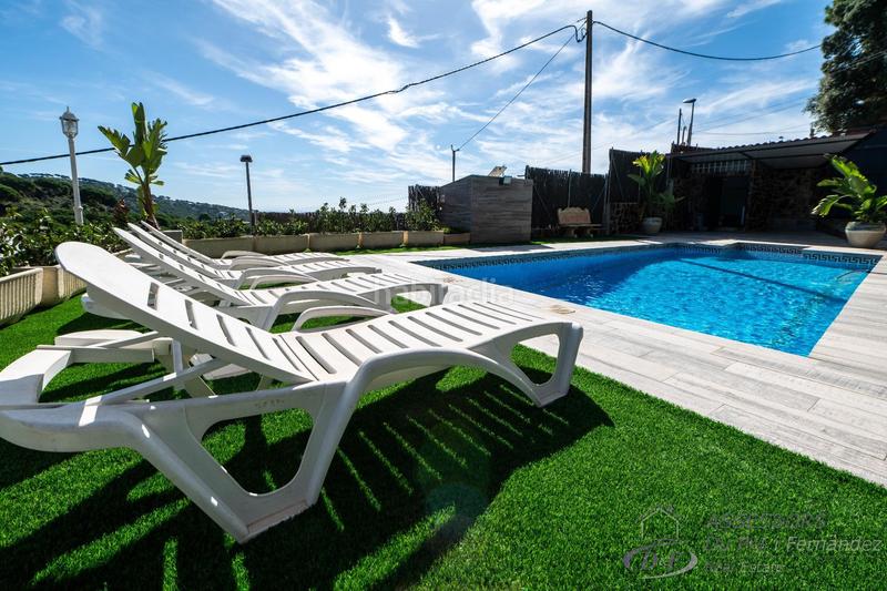 Foto f8303621-67b6-4740-9742-c0d1565dff20. Chalet con riscaldamento parcheggio piscina in Alella