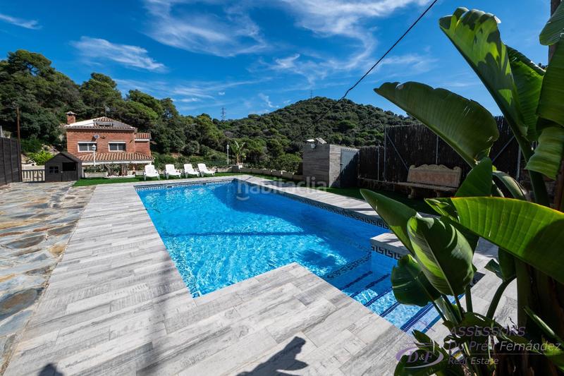 Foto f9a33fbd-2353-4561-936b-0b98fb3d3617. Chalet con riscaldamento parcheggio piscina in Alella