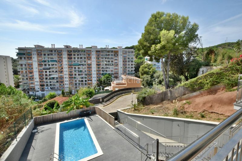 Foto 2a3887c4-3f9b-438e-b9e7-8a0f2b0ff208. Casa amb aparcament piscina a Calella