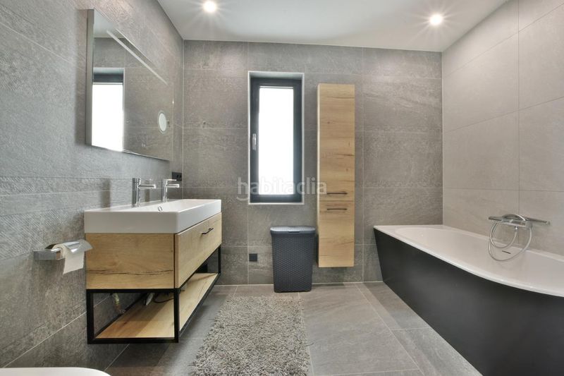 Foto ec7fb9eb-b80b-4fc3-b15a-9751cf3fba03. Casa amb aparcament piscina a Calella