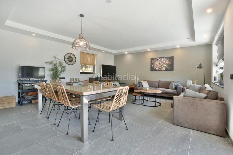 Foto ed351adc-77c1-45dc-8cc9-4483055fdbe8. Casa amb aparcament piscina a Calella