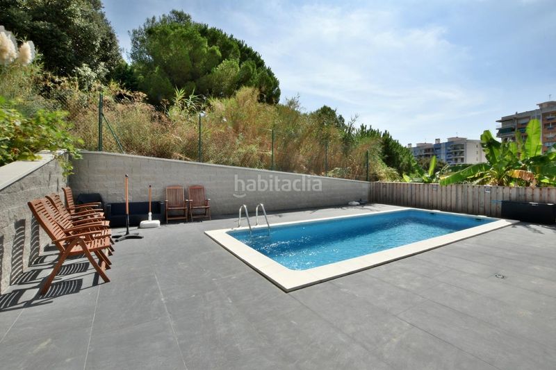 Foto f7de8a1d-c4fd-4567-aa24-7366233255c4. Casa amb aparcament piscina a Calella