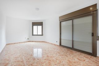 Etagenwohnung in Zona Alta. Piso de 4 habitaciones