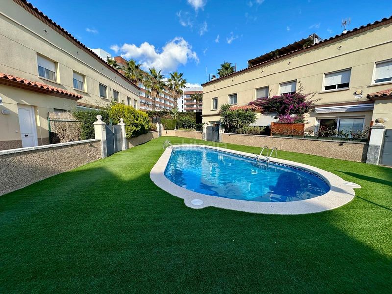 Foto 898499c1-ff30-4144-8d58-4977b1f1e339. Casa adossada amb calefacció aparcament piscina a Lloret de Mar