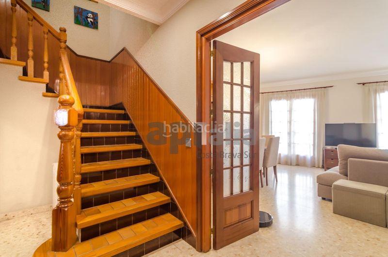 Foto 82f89eec-d2d6-45f0-a484-0e6eb8f289a6. Edificio  en venta en el centro , ideal para inversores en Lloret de Mar