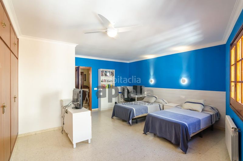 Foto 9d1199a4-b10a-4a60-9a30-daf89bd82882. Edificio  en venta en el centro , ideal para inversores en Lloret de Mar