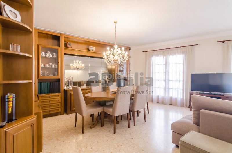 Foto bd833fbd-218e-414b-81f6-573f1db9ed34. Edificio  en venta en el centro , ideal para inversores en Lloret de Mar