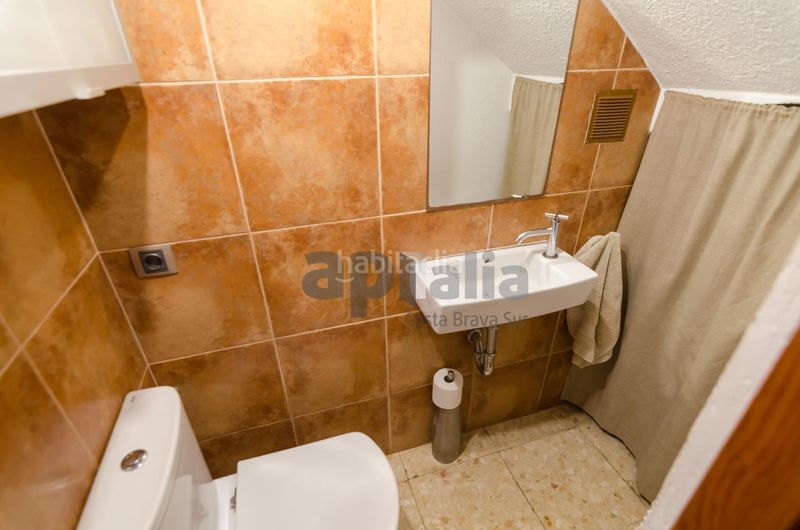 Foto f7f2a801-1549-4211-aa48-0483adbed531. Edificio  en venta en el centro , ideal para inversores en Lloret de Mar