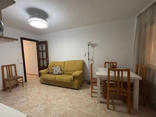 Ground floor in Centre. Amplia vivienda en pineda oportunidad única cerca del mar