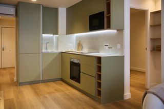 Pis  Avinguda de sant ramon nonat. Piso totalmente reformado y amueblado con 3 habitaciones y balcó