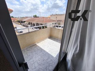 Etagenwohnung in Roldán. Gran vivienda familiar de 4 dormitorios  cochera independiente d