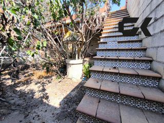 Casa a Sangonera la Seca. Dúplex con gran patio, terraza, porche y cochera para terminar a