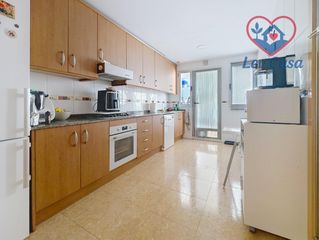 Pis a Alhama de Murcia Ciudad. Piso de 3 dormitorios con terraza, balcón y garaje en alhama de