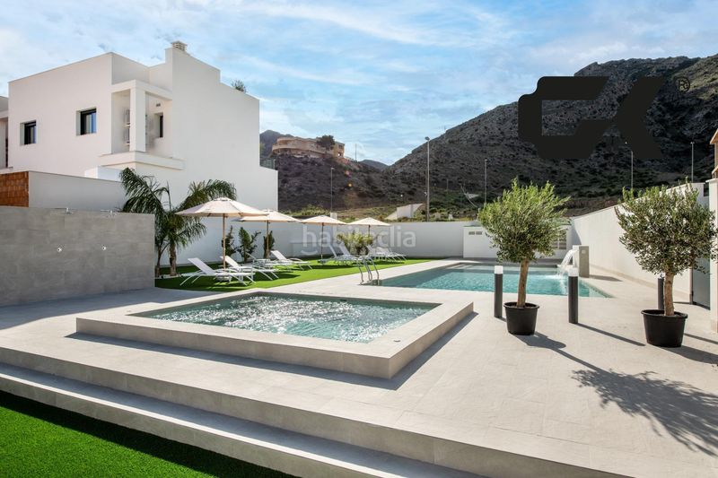 Foto a2f24032-afe3-471d-a622-3bfcab89314c. Casa adossada amb aparcament piscina a Cox