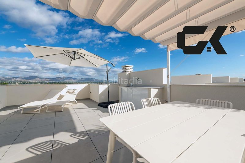 Foto b3d223c7-c982-45f9-9035-6278caf4df11. Casa adossada amb aparcament piscina a Cox