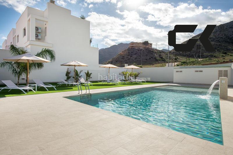 Foto e5f2ea1a-57ed-4def-b28a-1a1308caa5e4. Casa adossada amb aparcament piscina a Cox