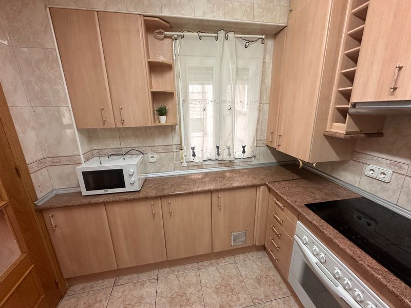 Foto b9da8676-2029-4639-811d-7402b1cb7f2c. Lloguer pis amb calefacció a Centro Cuenca