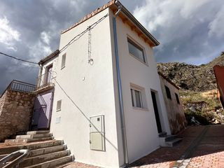 Casa  Calle de nohales. Se vende casa en san ant�n