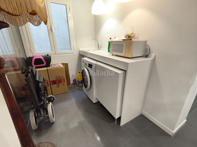 Foto b4b11274-5e3a-4784-b779-ce26072a00c2. Flat with heating in Centro Cuenca