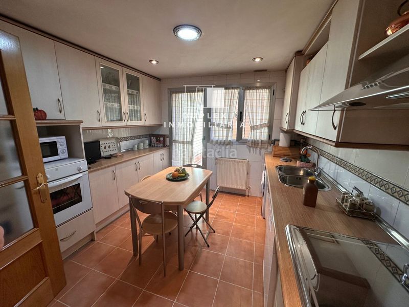 Foto e536d177-2f6c-4918-abfe-809be53b31ec. Casa adossada amb calefacció aparcament a Reyes Católicos - Paseo de San Antonio Cuenca