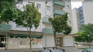 Geschäftsraum in Paseo arco de ladrillo 89. Local comercial o cambio de uso a vivienda.