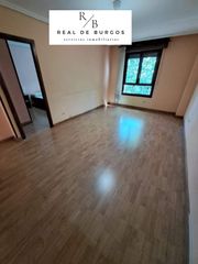 Rent Flat  Calle andres de la orden. Piso en alquiler semiamueblado en zona centro