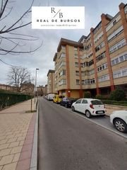 Miete Etagenwohnung  Calle huertas. Piso en alquiler zona universidades.