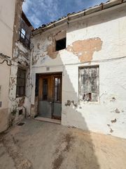 Masia  Calle horno. Casa de pueblo a reformar en real de montroi